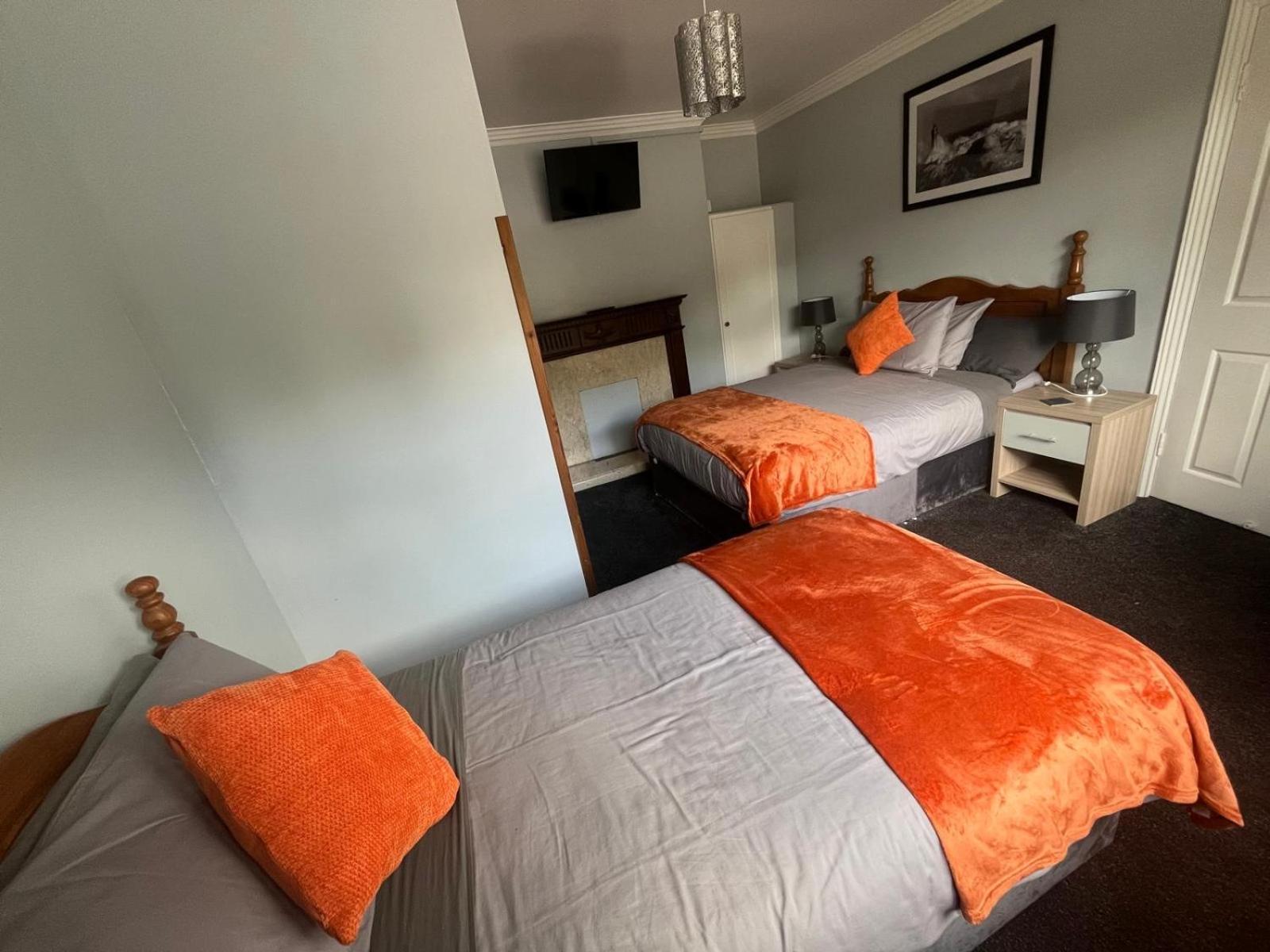 Manorlodge Тралі Екстер'єр фото